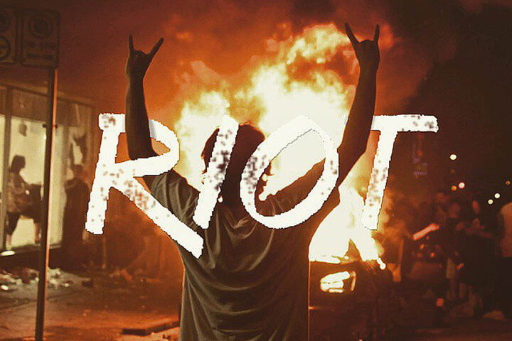 Bruss – Free Brush Font